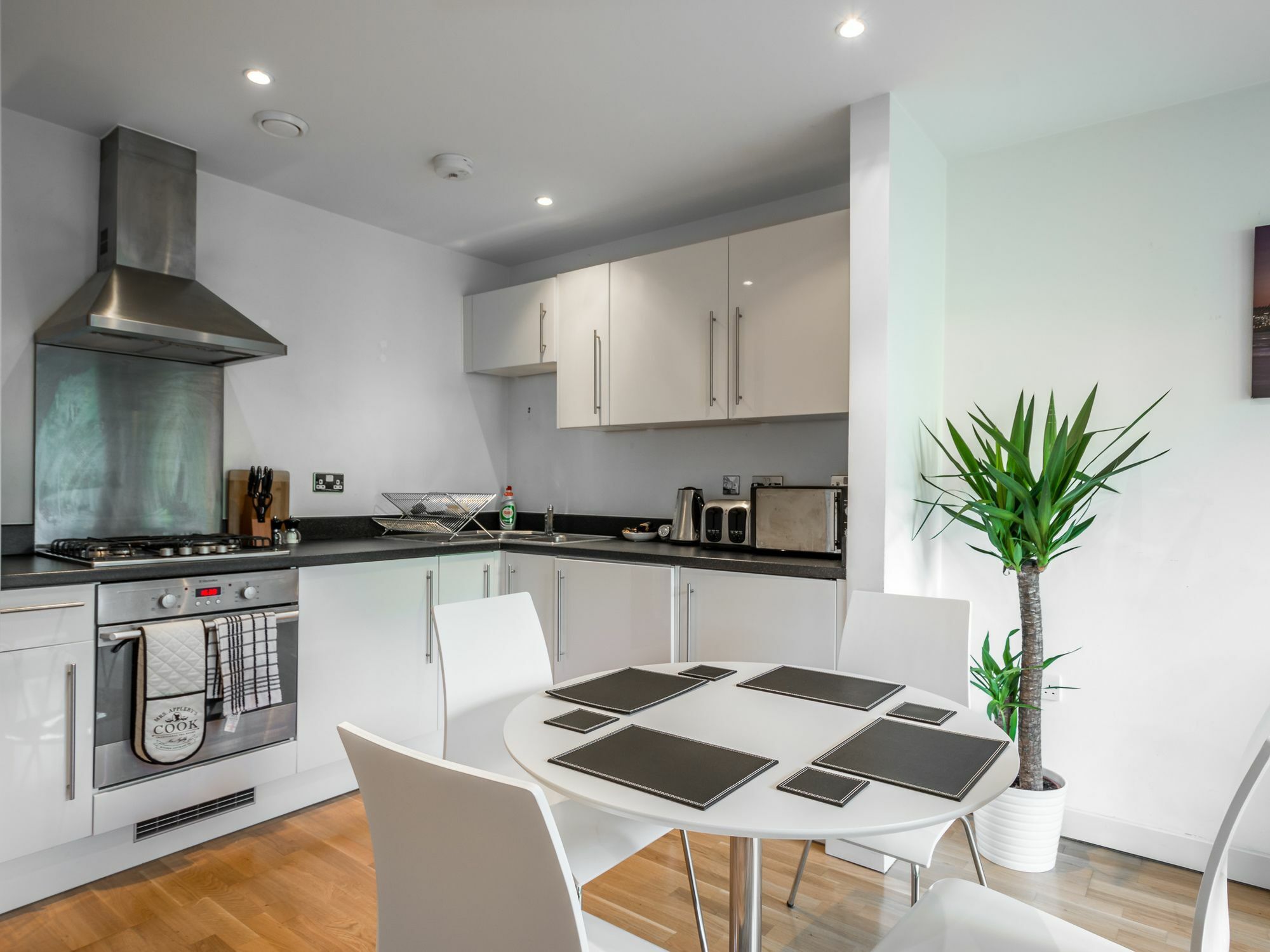 City Center Apartment เบดฟอร์ด ภายนอก รูปภาพ